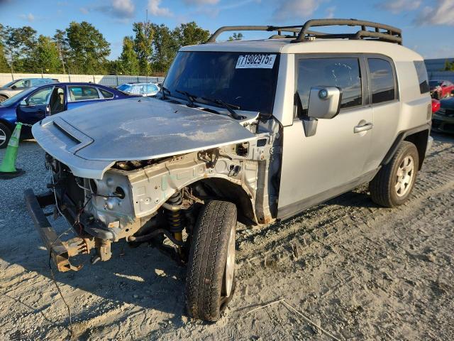 TOYOTA FJ CRUISER