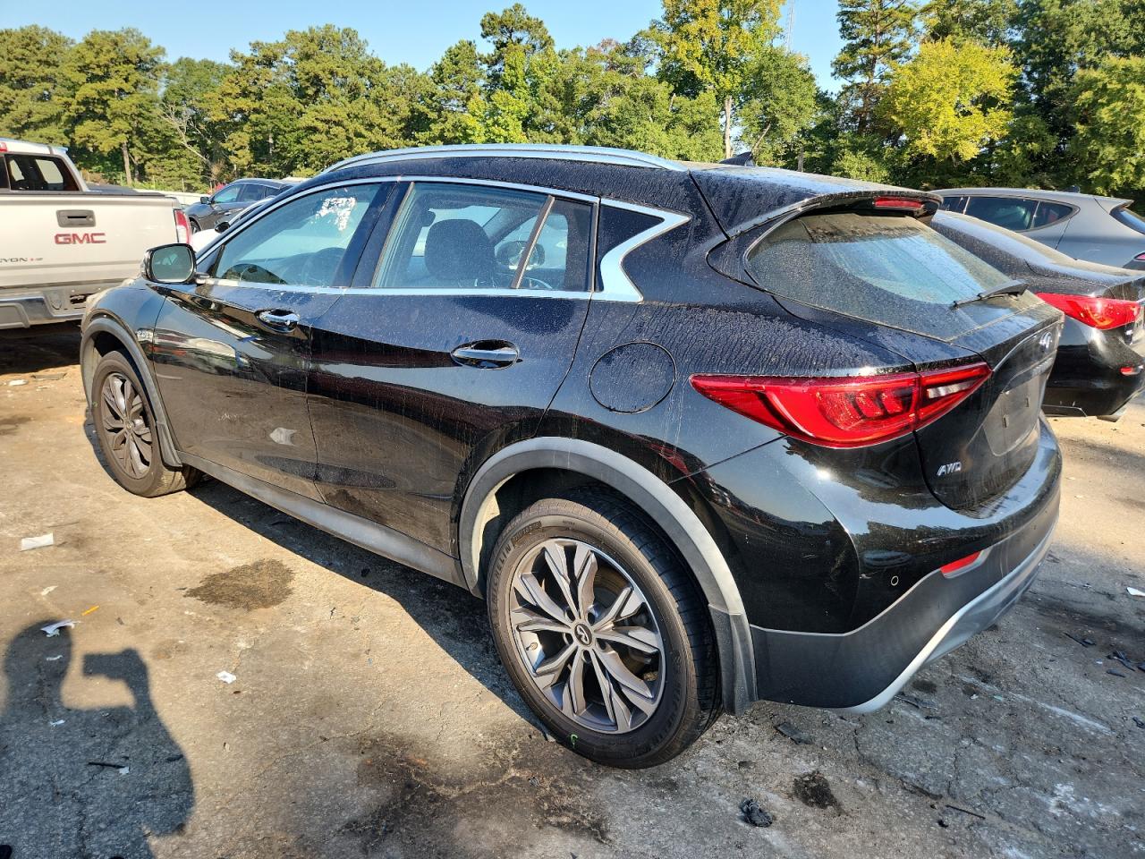 INFINITI QX30 BASE