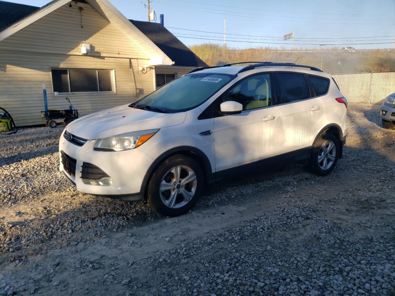 FORD ESCAPE SE