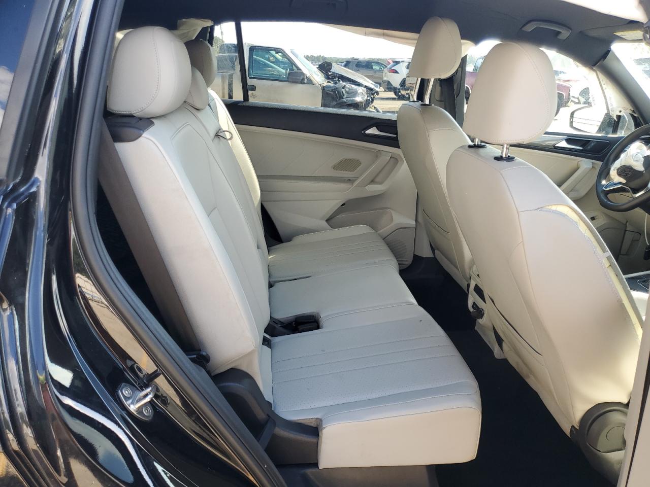 VOLKSWAGEN TIGUAN SE R-LINE BLACK