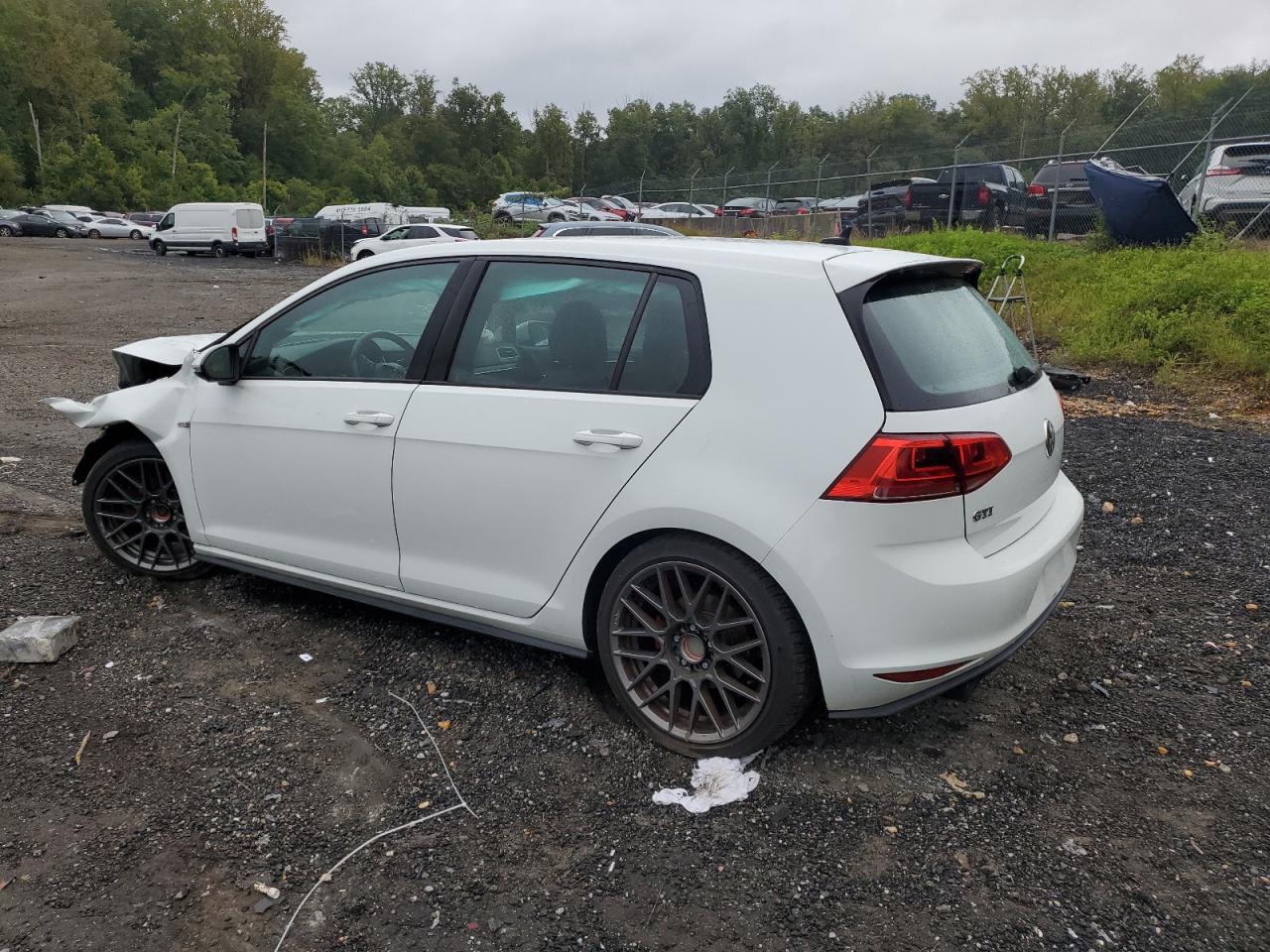 VOLKSWAGEN GOLF GTI S