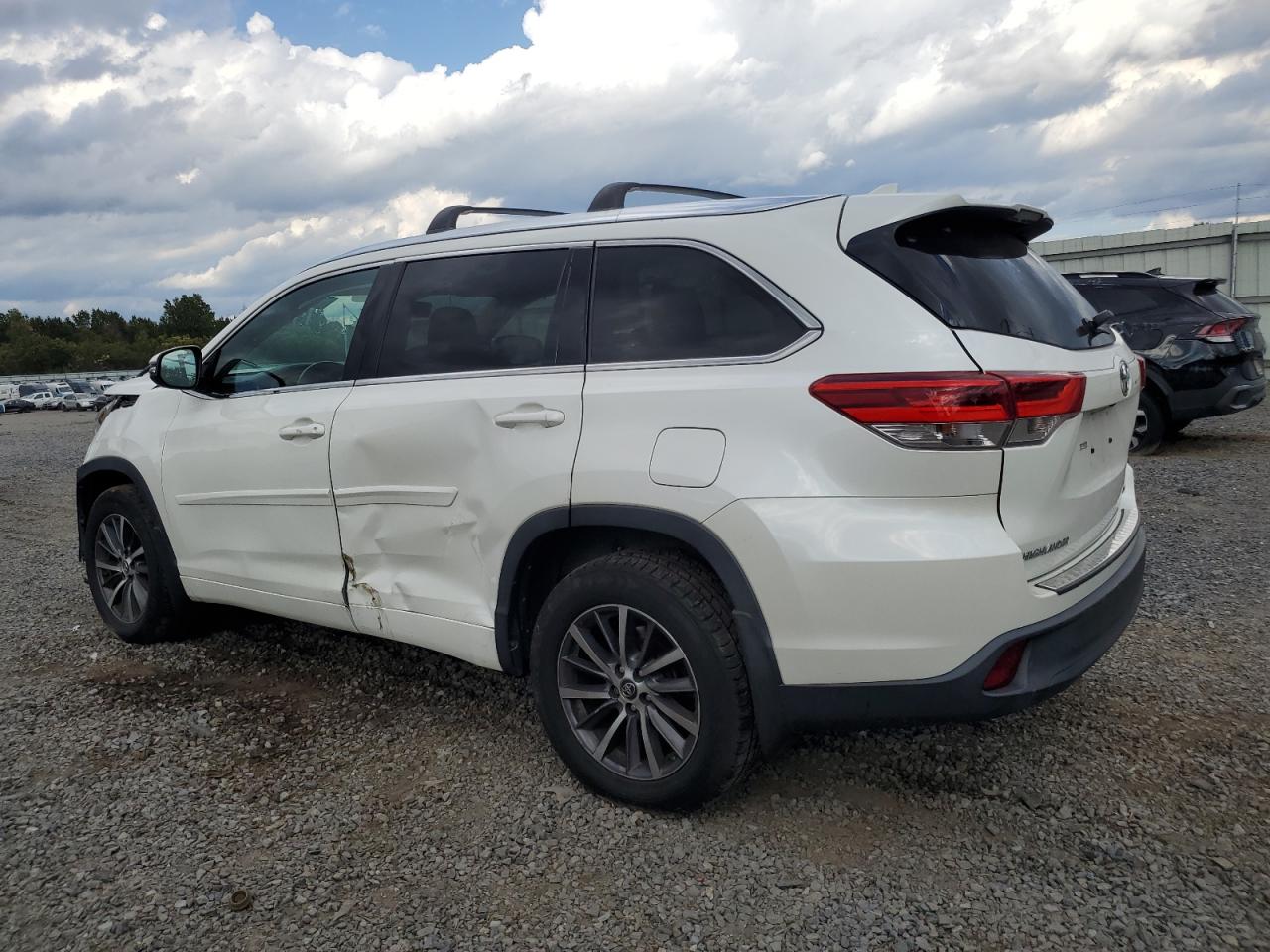 TOYOTA HIGHLANDER SE