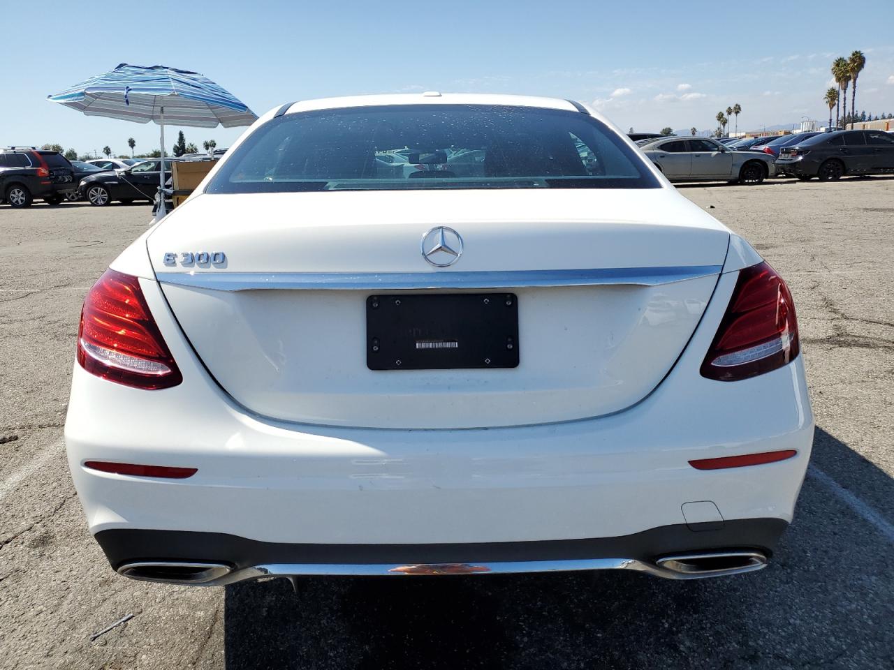 MERCEDES-BENZ E-CLASS 300