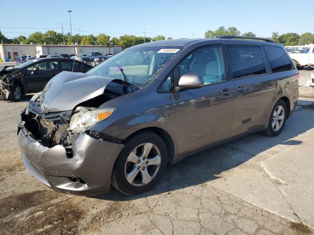 TOYOTA SIENNA LE