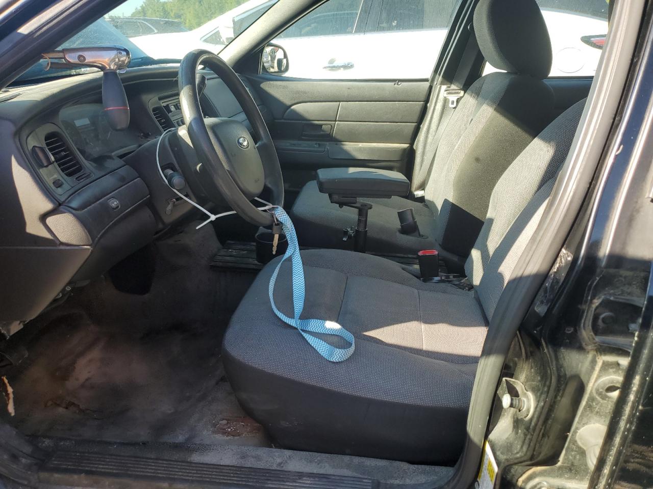 FORD CROWN VICTORIA POLICE INTERCEPTOR