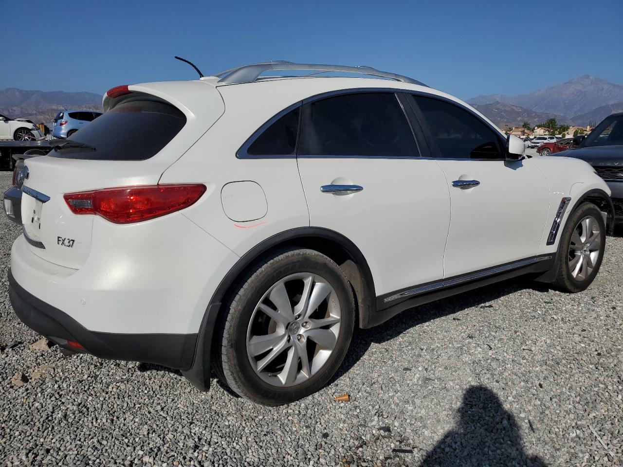 INFINITI FX37