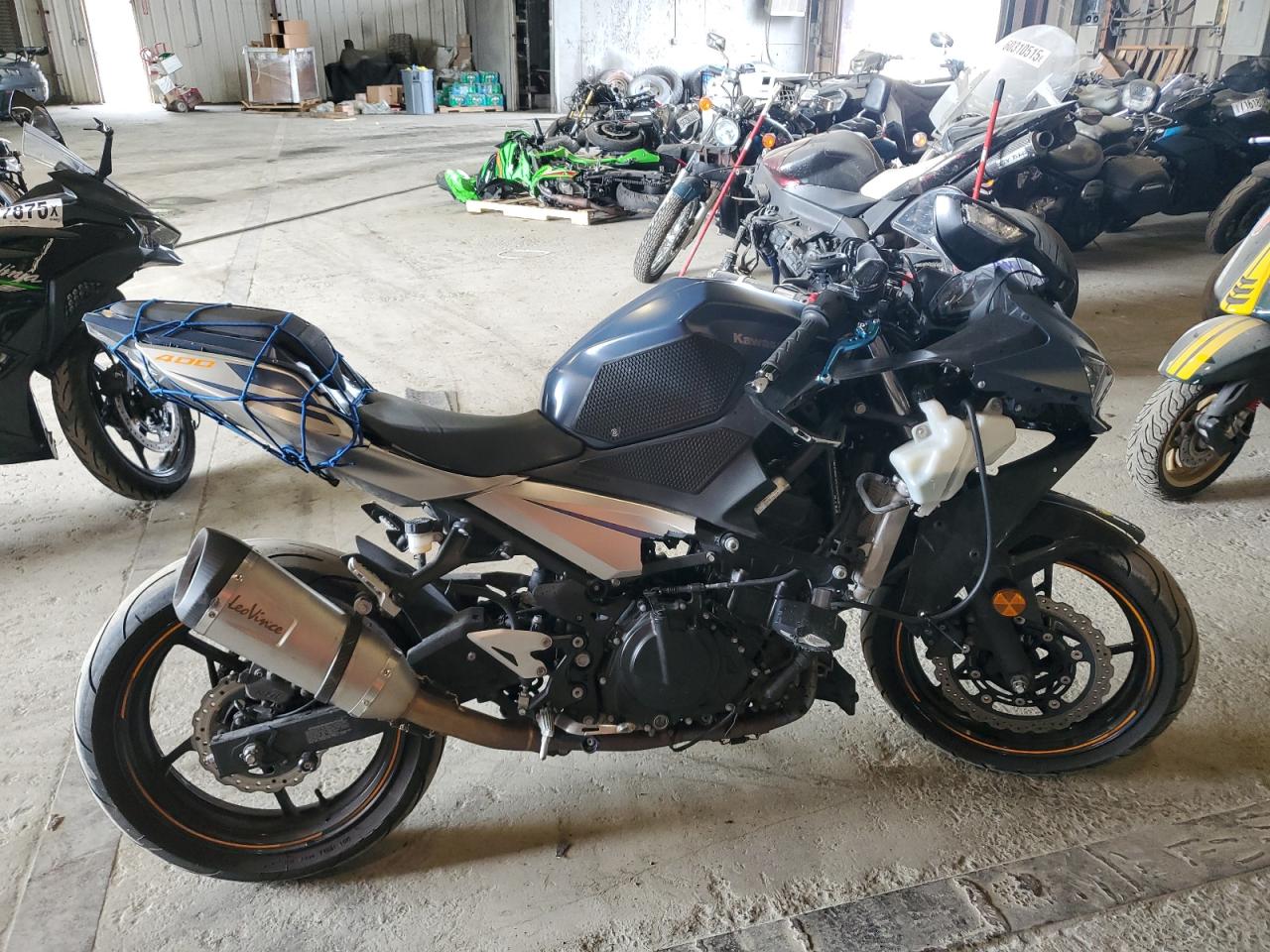 Lot #3308292175 2023 KAWASAKI EX400