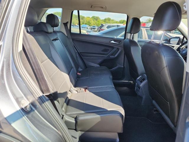 2018 VOLKSWAGEN TIGUAN SE 3VV2B7AX3JM003997