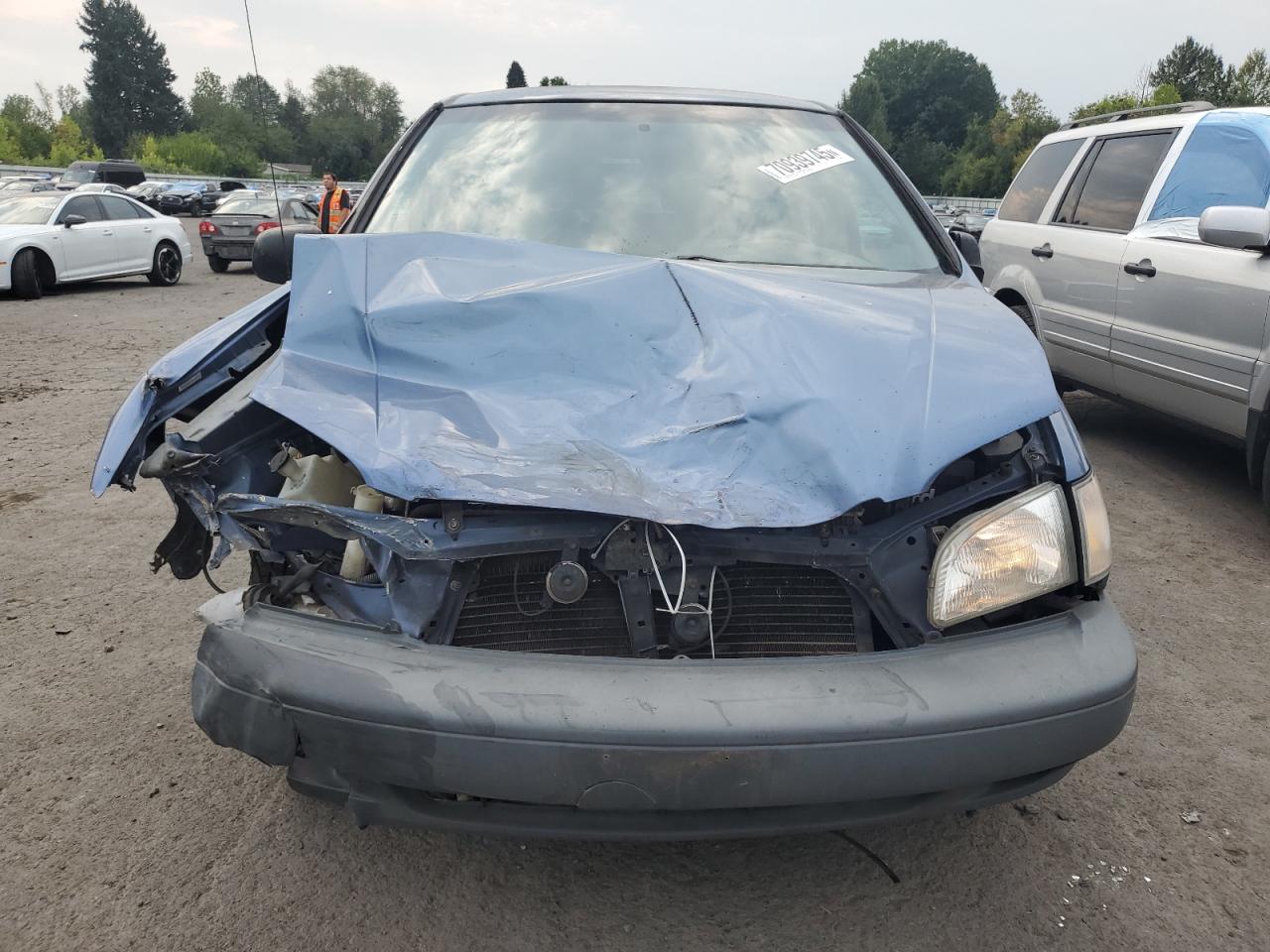 Lot #3242712946 2000 TOYOTA SIENNA CE