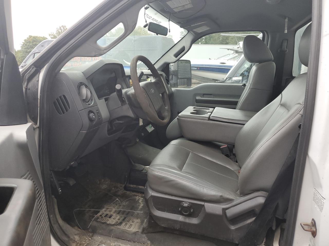 FORD F-550 SUPER DUTY