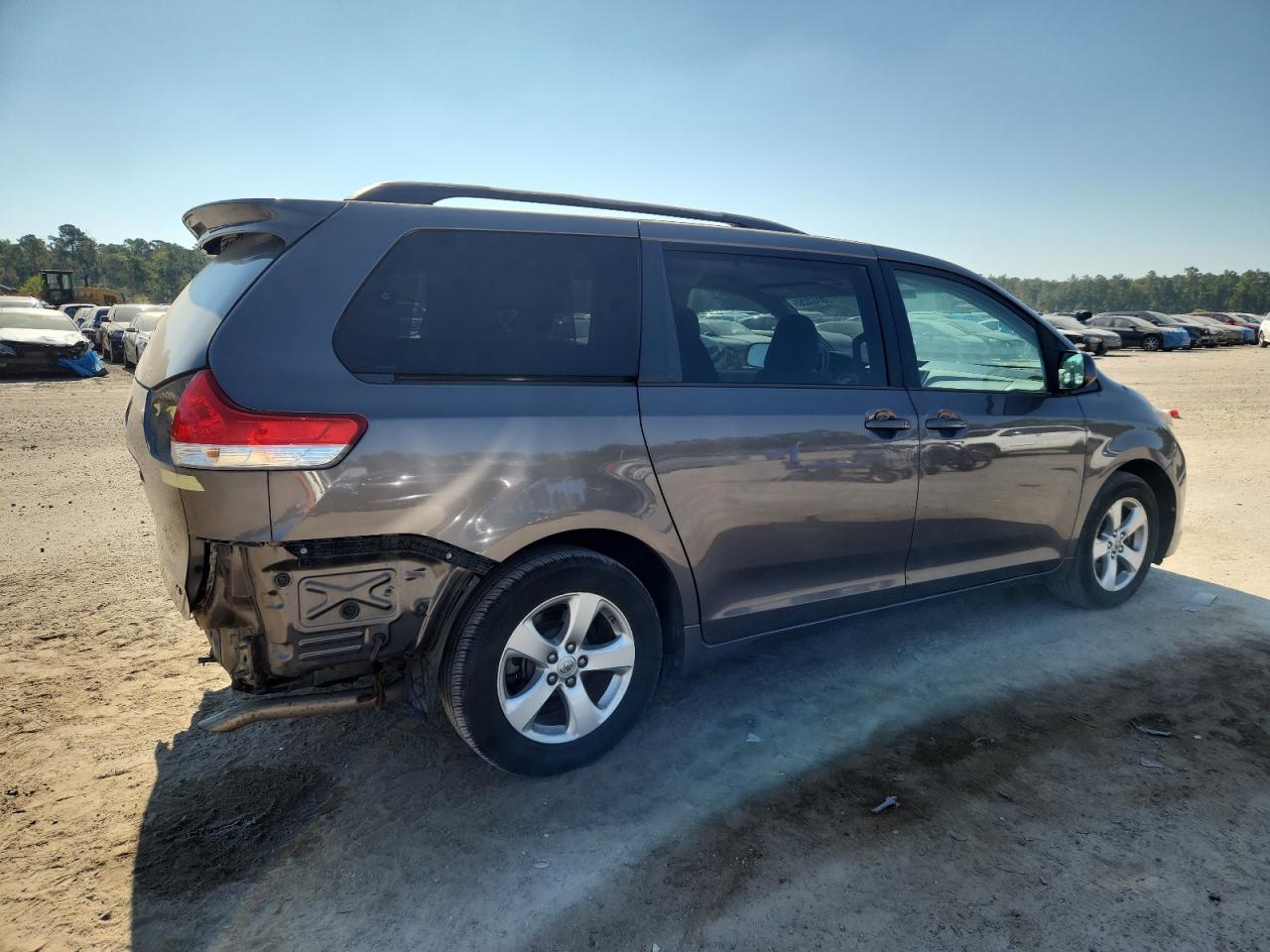 Lot #3278660948 2013 TOYOTA SIENNA LE