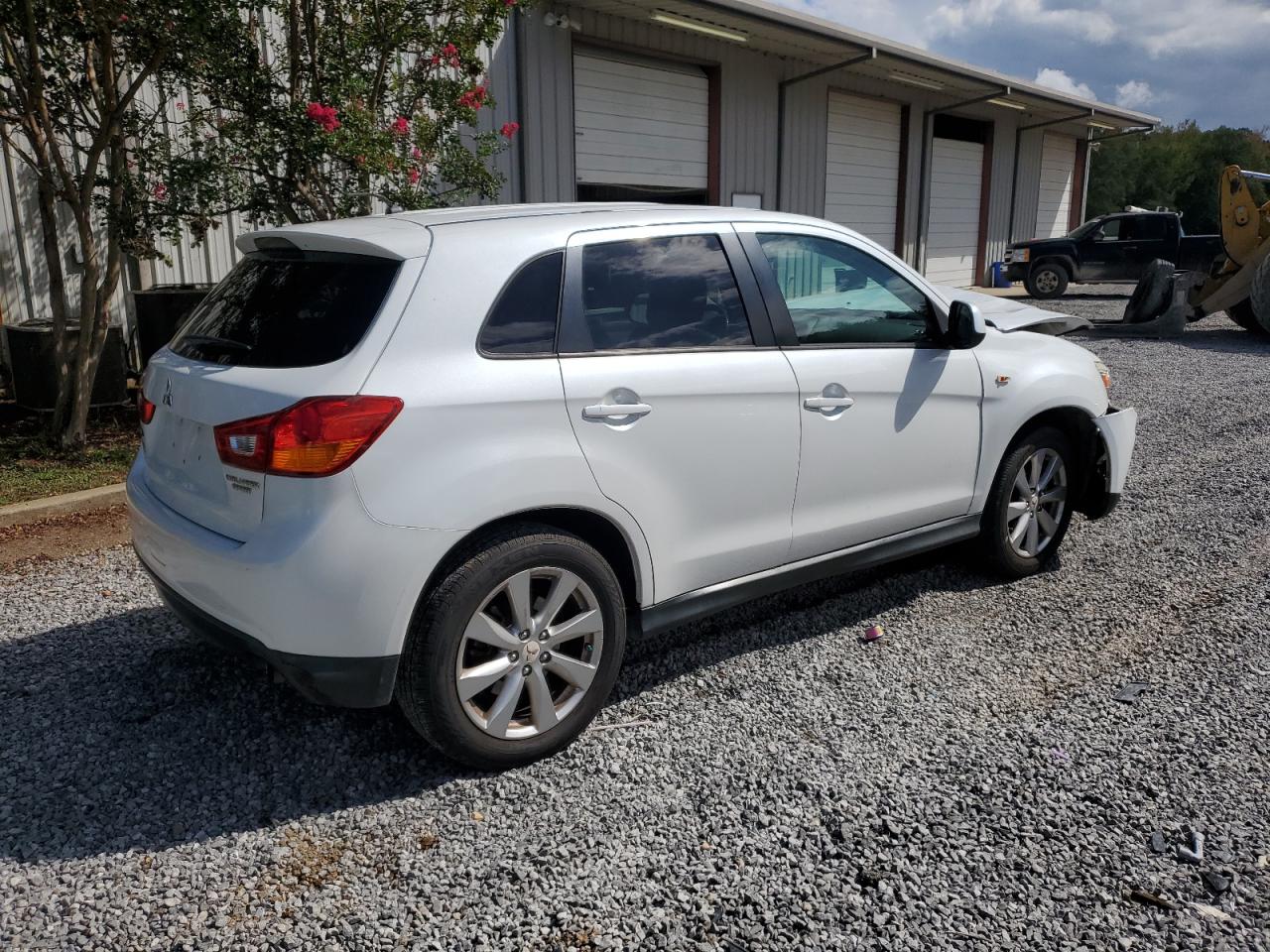 MITSUBISHI OUTLANDER ES