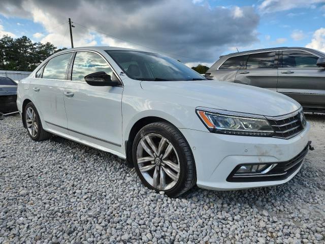 2017 VOLKSWAGEN PASSAT SEL 1VWCT7A30HC032203