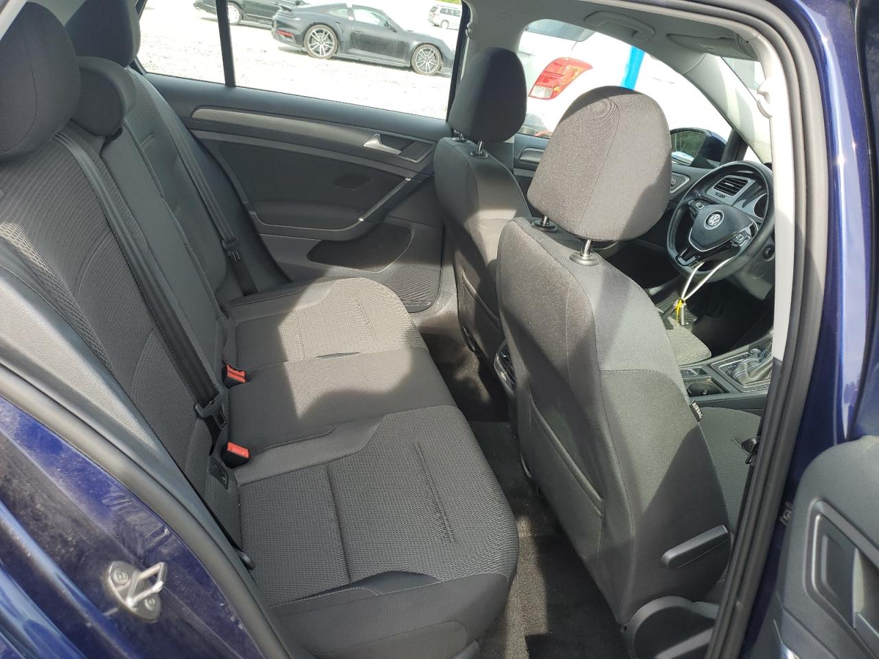 VOLKSWAGEN E-GOLF SE