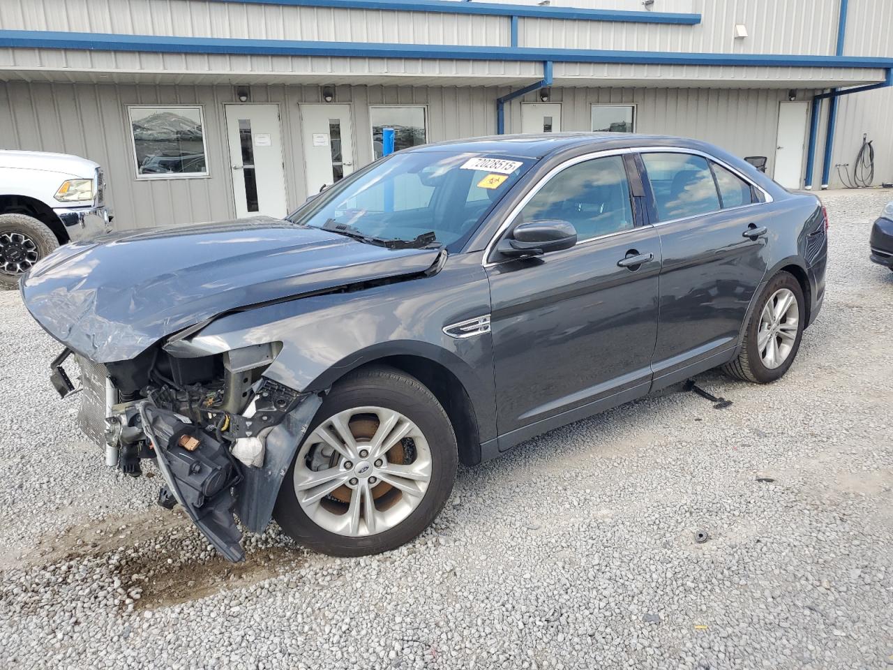  Salvage Ford Taurus