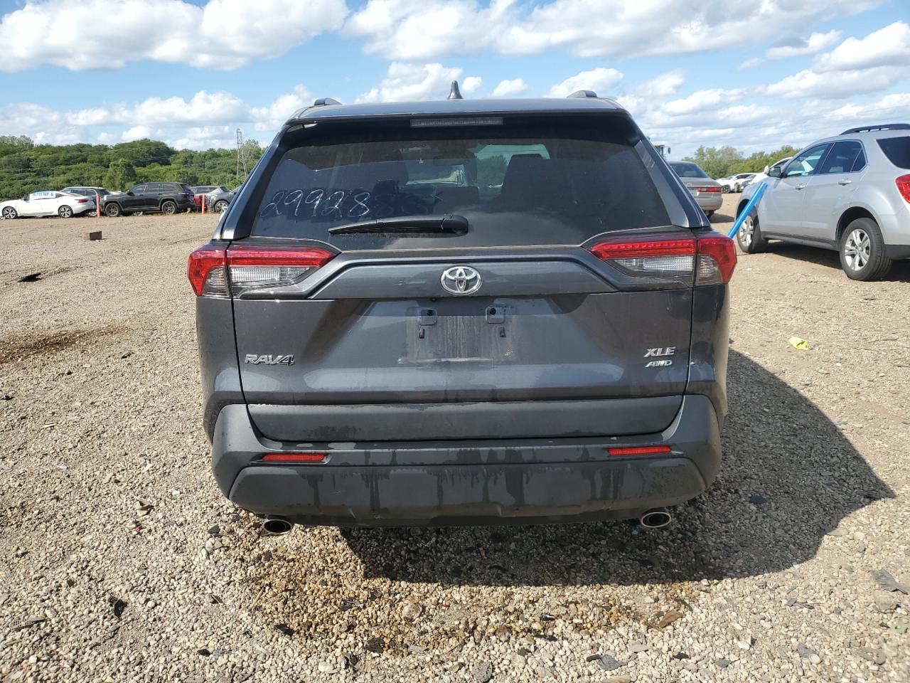 TOYOTA RAV4 XLE