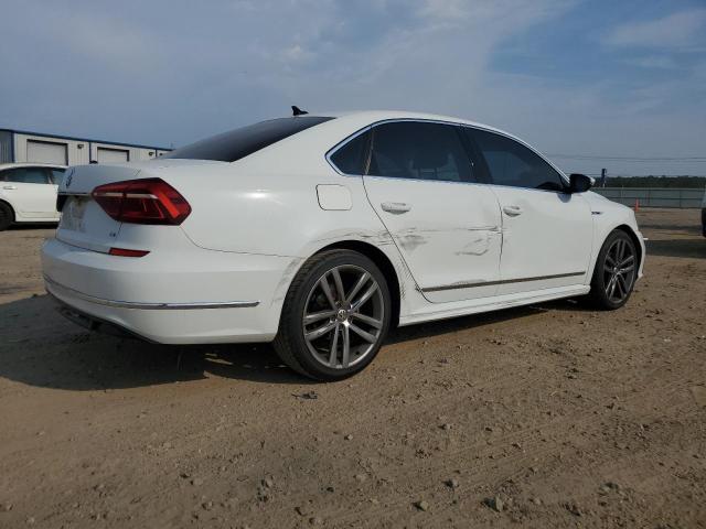 2017 VOLKSWAGEN PASSAT R-L 1VWDT7A31HC019884