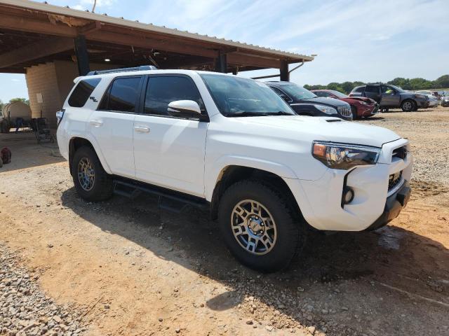 2020 TOYOTA 4RUNNER SR JTEBU5JR7L5816858