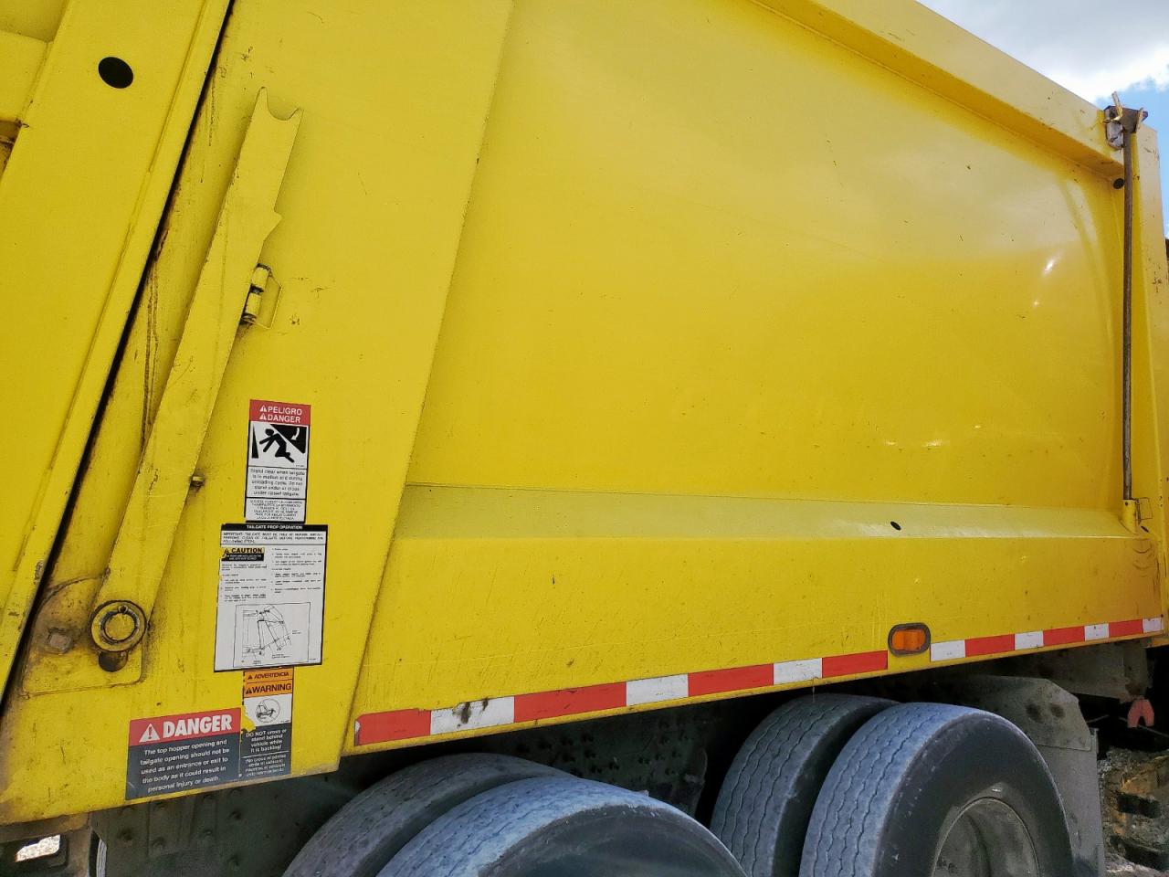 Lot #3256367332 2018 AUTOCAR XPEDITOR W