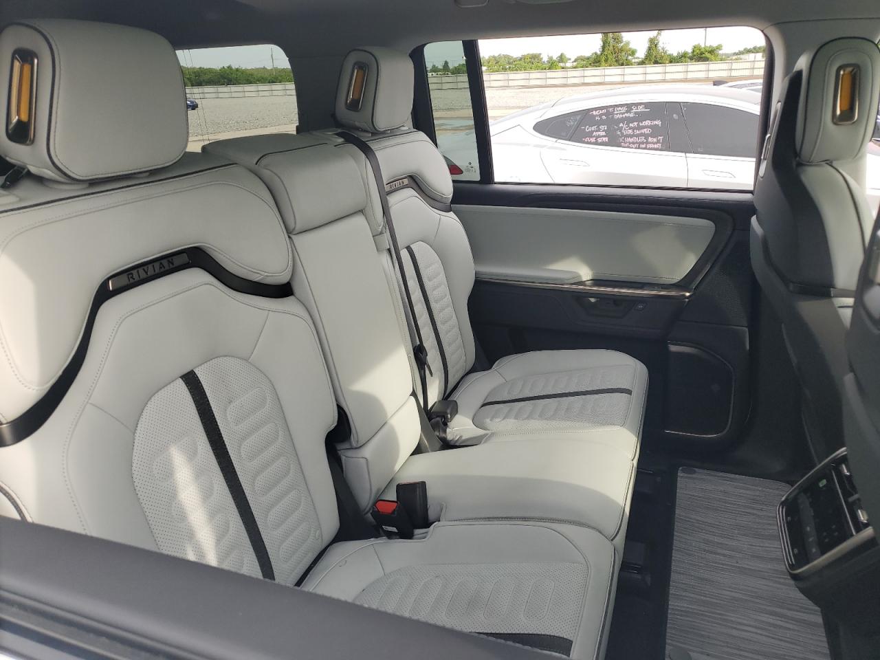 RIVIAN R1S ADVENTURE