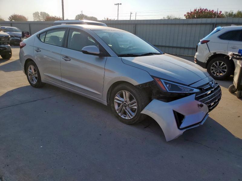 2019 HYUNDAI ELANTRA SE - 5NPD84LF0KH462646