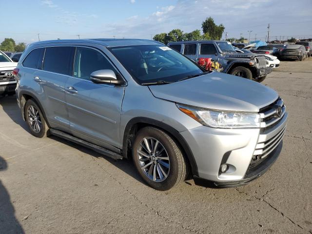 2017 TOYOTA HIGHLANDER SE 5TDJZRFH2HS388353