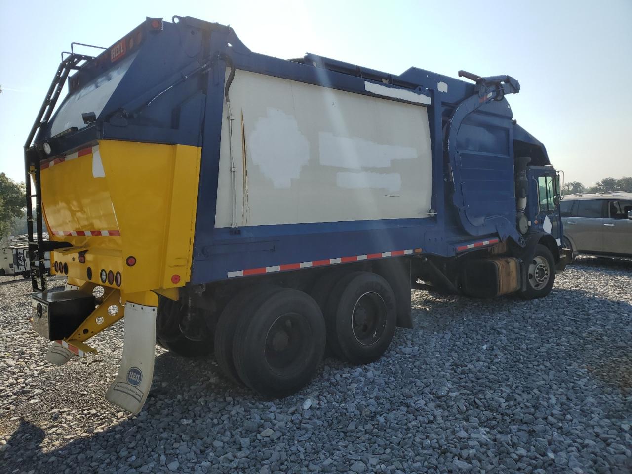 Lot #3309290625 2011 MACK 600 MRU600