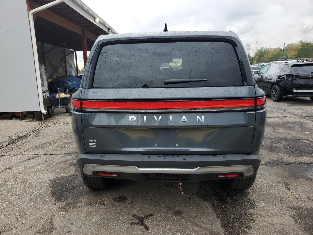 RIVIAN R1S ADVENTURE