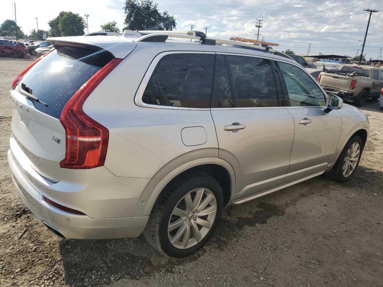 VOLVO XC90 T6
