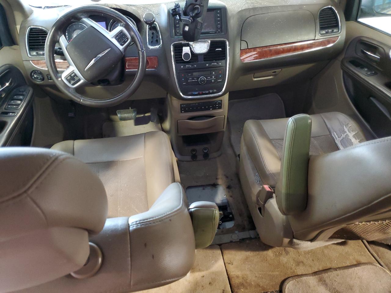 CHRYSLER TOWN & COUNTRY TOURING L