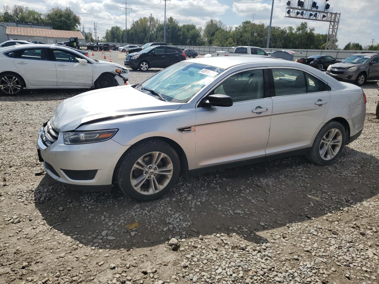 FORD TAURUS SE