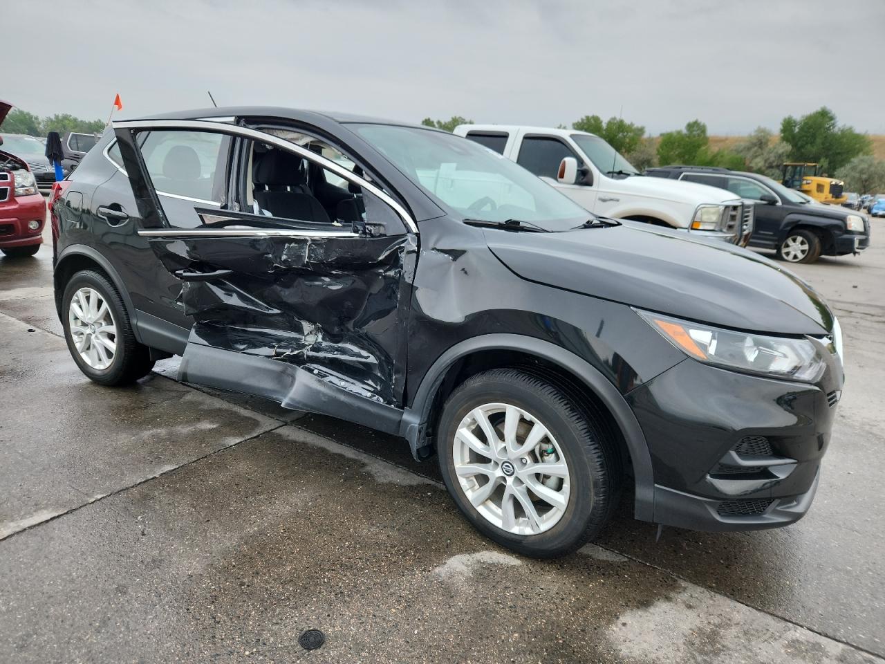 NISSAN ROGUE SPORT S