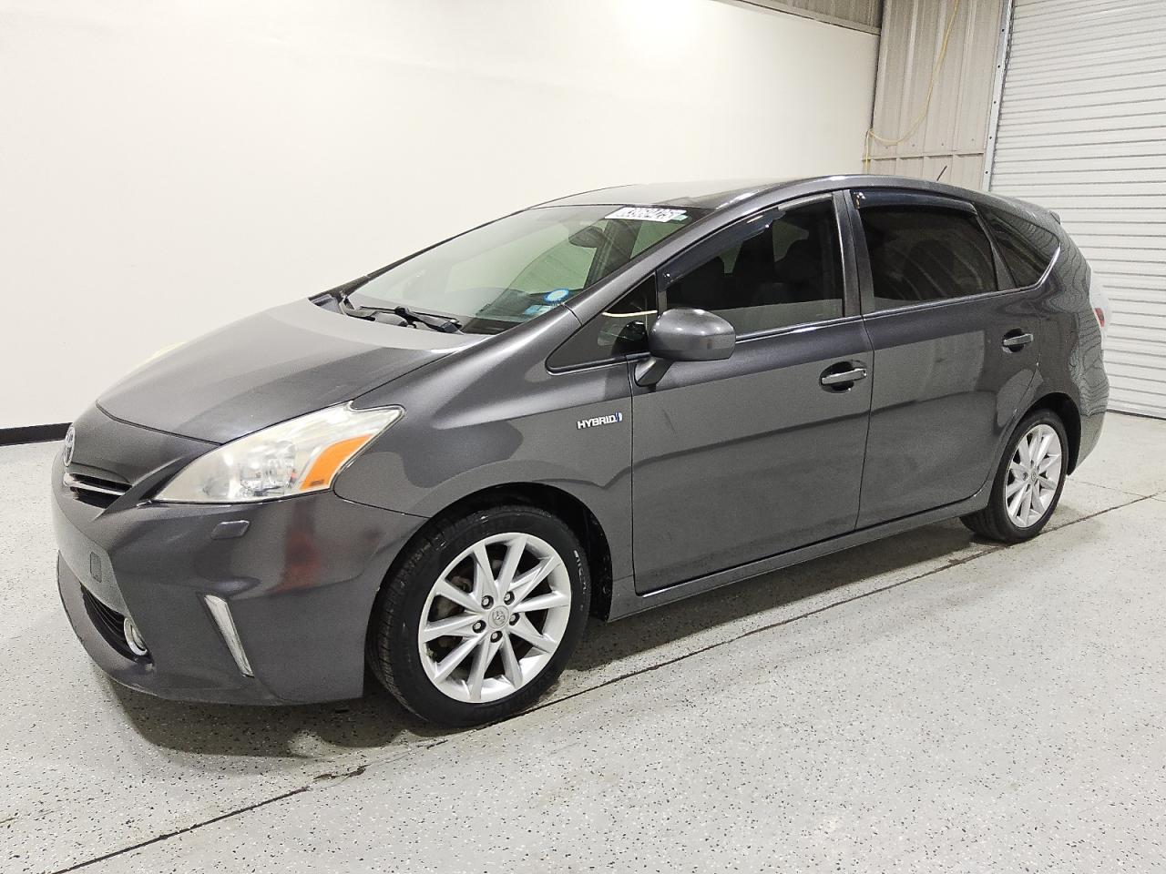TOYOTA PRIUS V