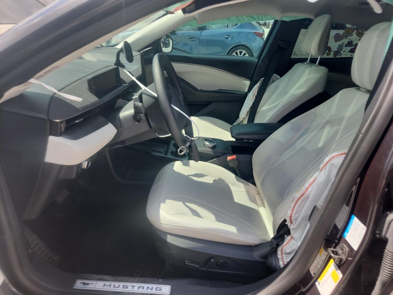 FORD MUSTANG PREMIUM