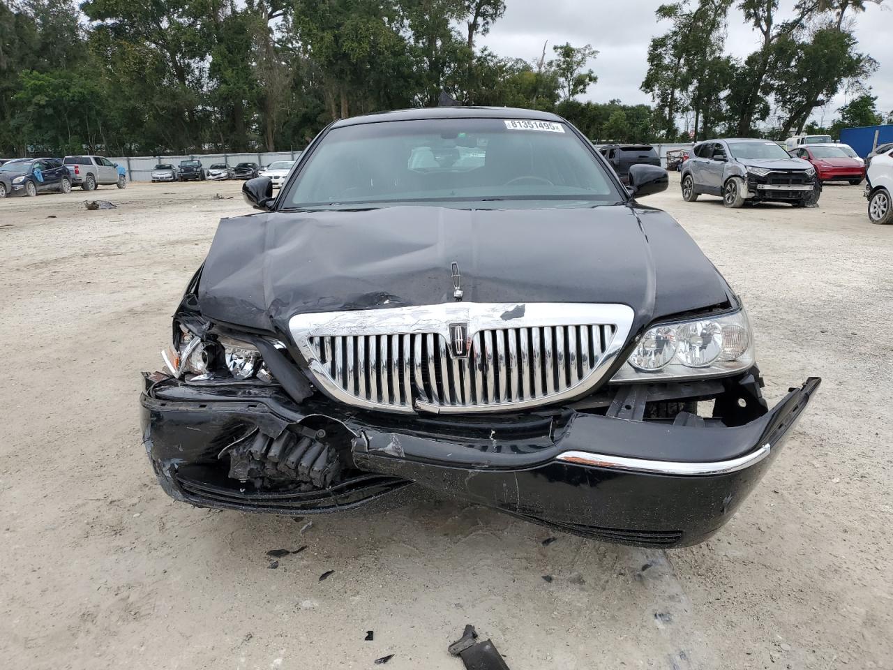 LINCOLN TOWN CAR SIGNATURE LIMITED