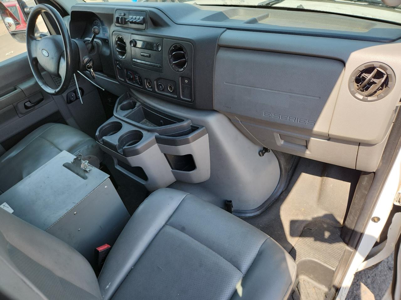 FORD ECONOLINE E250 VAN