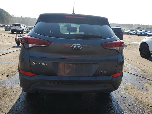 2017 HYUNDAI TUCSON SE KM8J23A47HU510010
