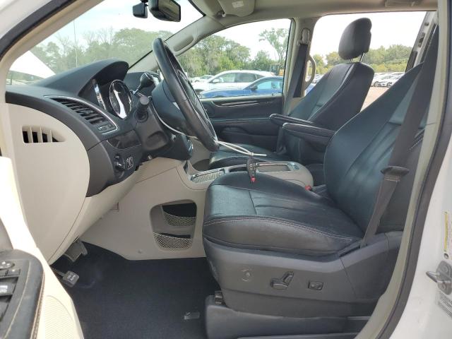 2016 CHRYSLER TOWN & COU 2C4RC1CG5GR149503