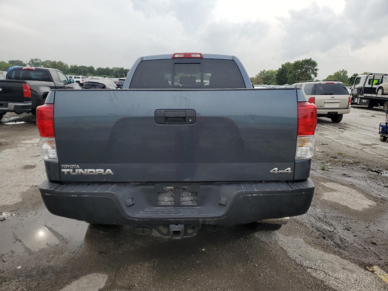TOYOTA TUNDRA DOUBLE CAB SR5