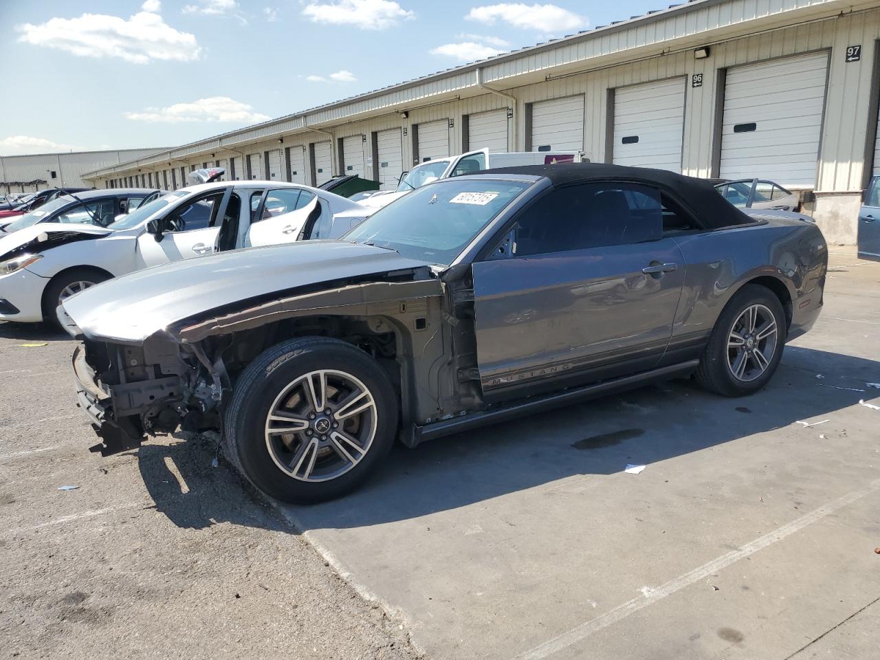  Salvage Ford Mustang