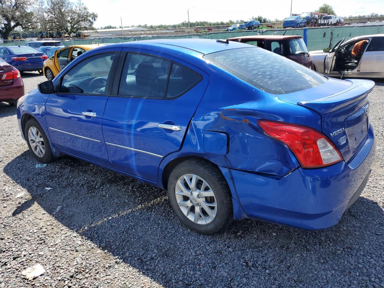 NISSAN VERSA S