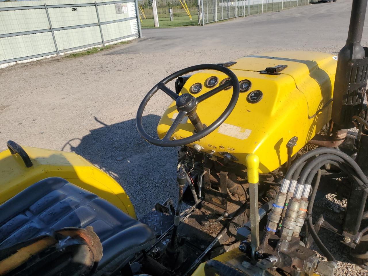 Lot #3304516533 2002 MCCO TRACTOR