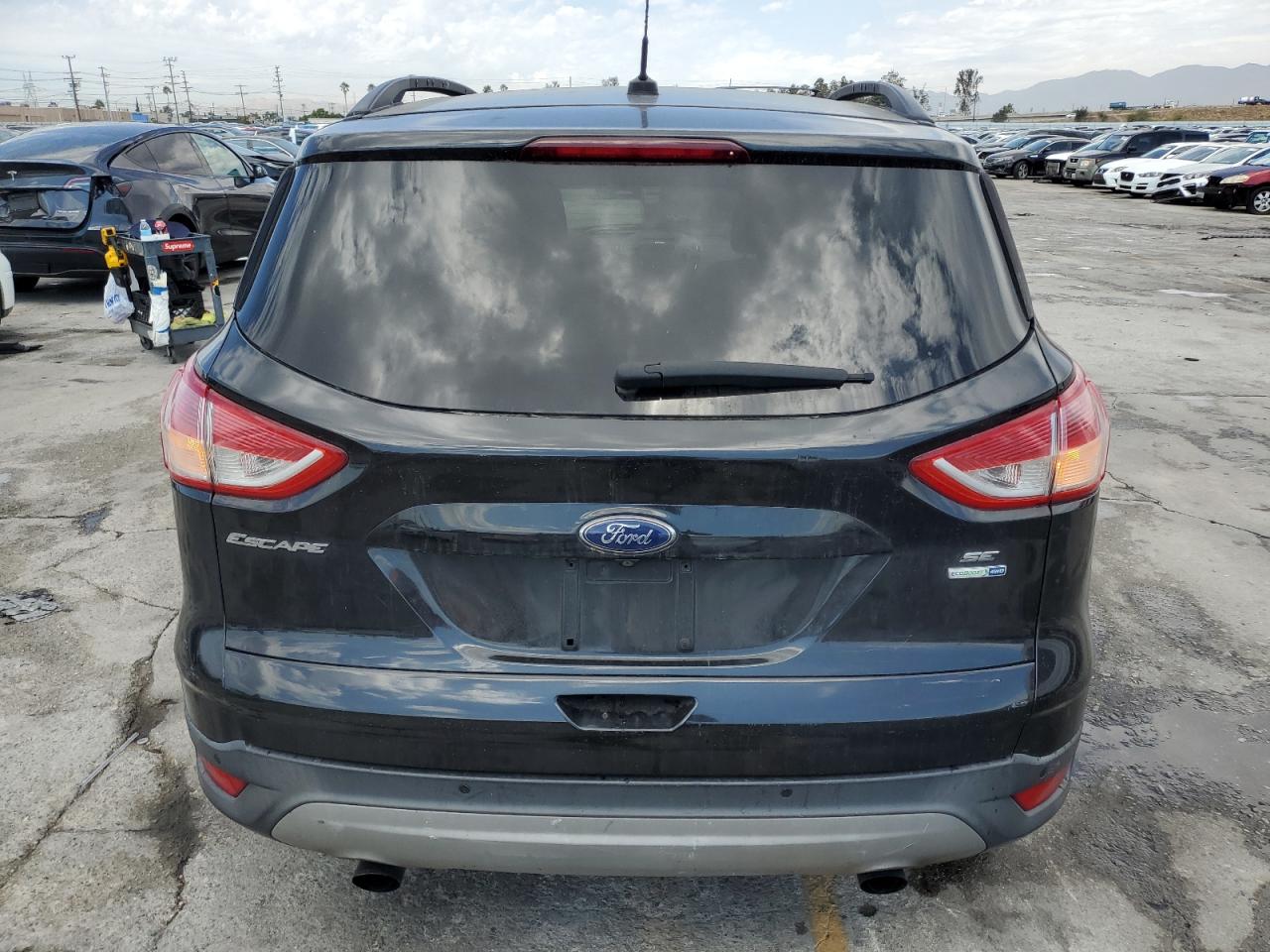 FORD ESCAPE SE