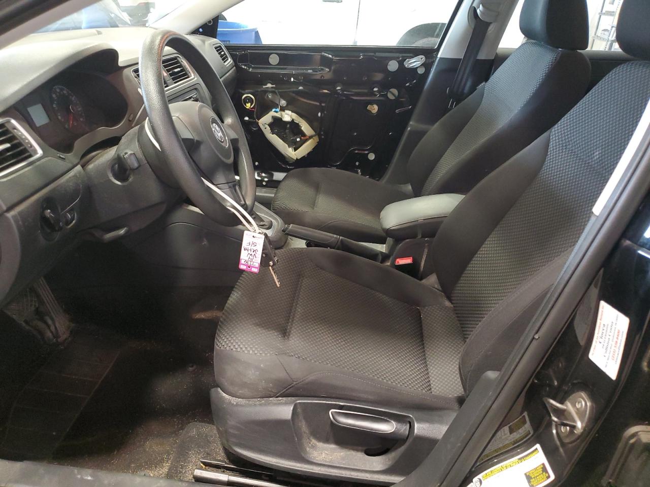 VOLKSWAGEN JETTA BASE