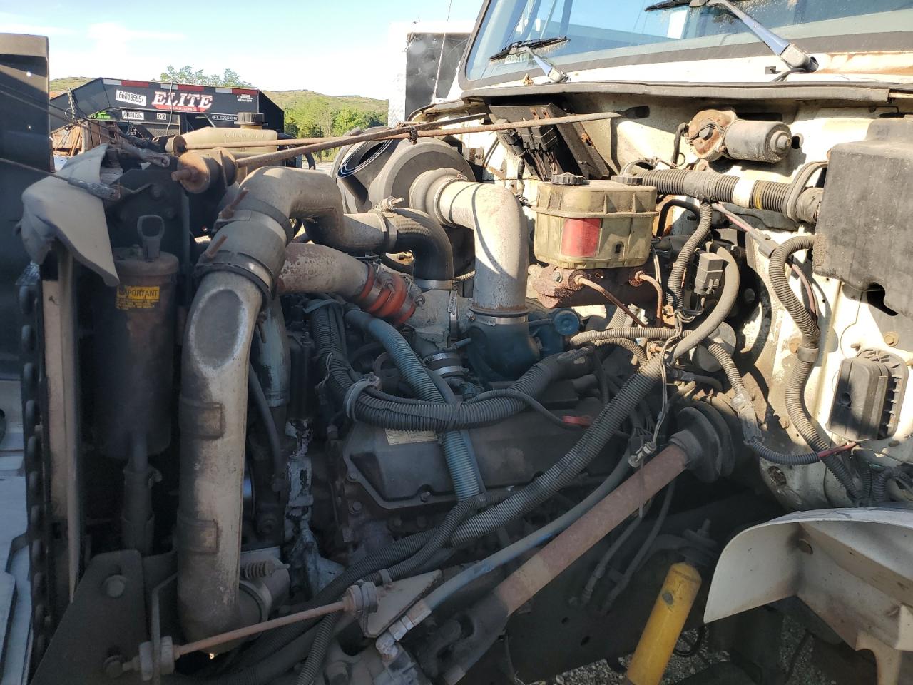 Lot #3237052029 2001 INTERNATIONAL 4000 4700
