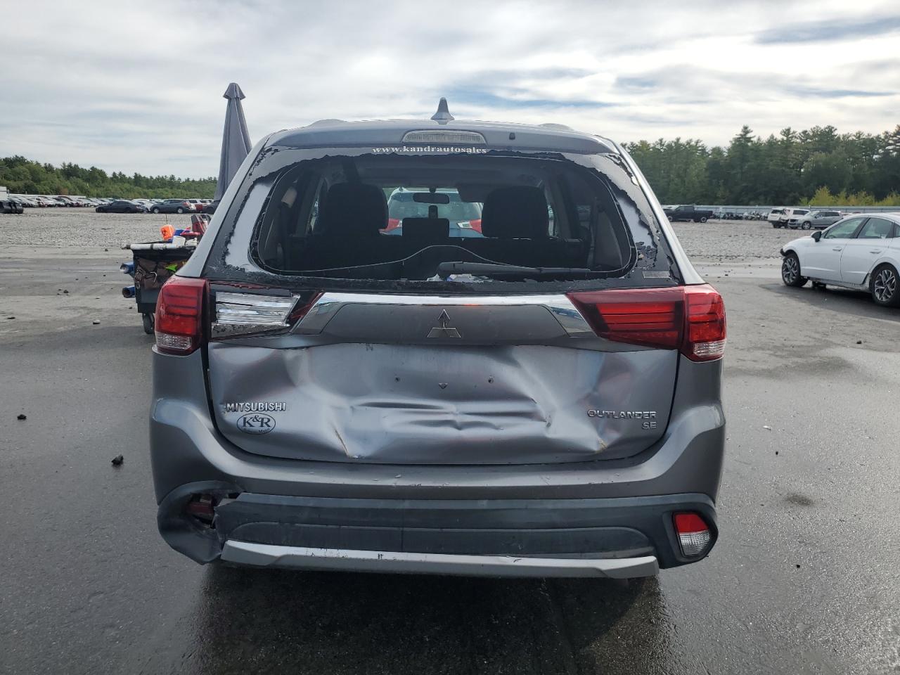 MITSUBISHI OUTLANDER SE