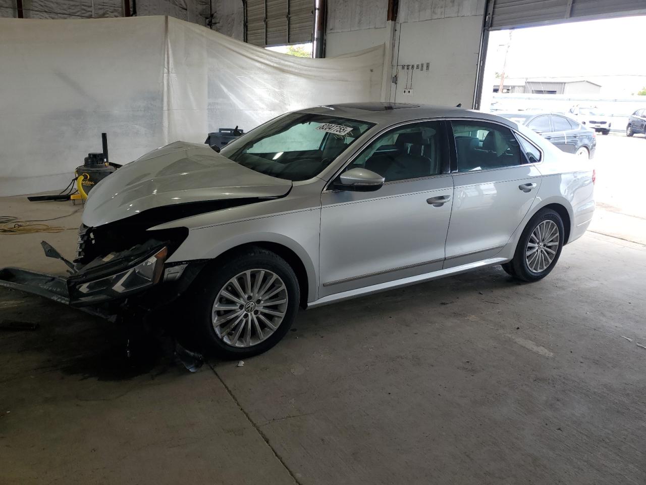 VOLKSWAGEN PASSAT SE