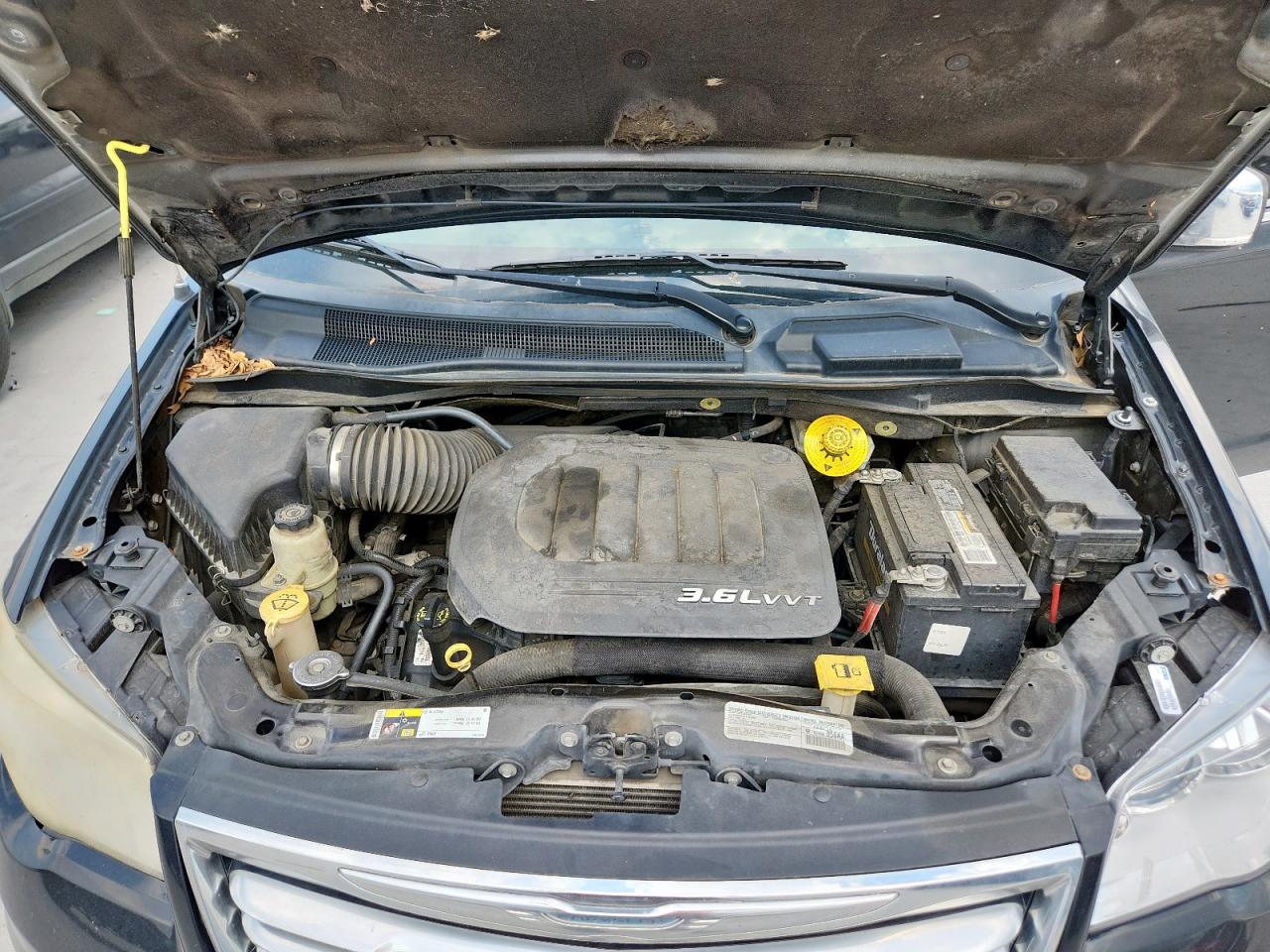 CHRYSLER TOWN & COUNTRY TOURING L