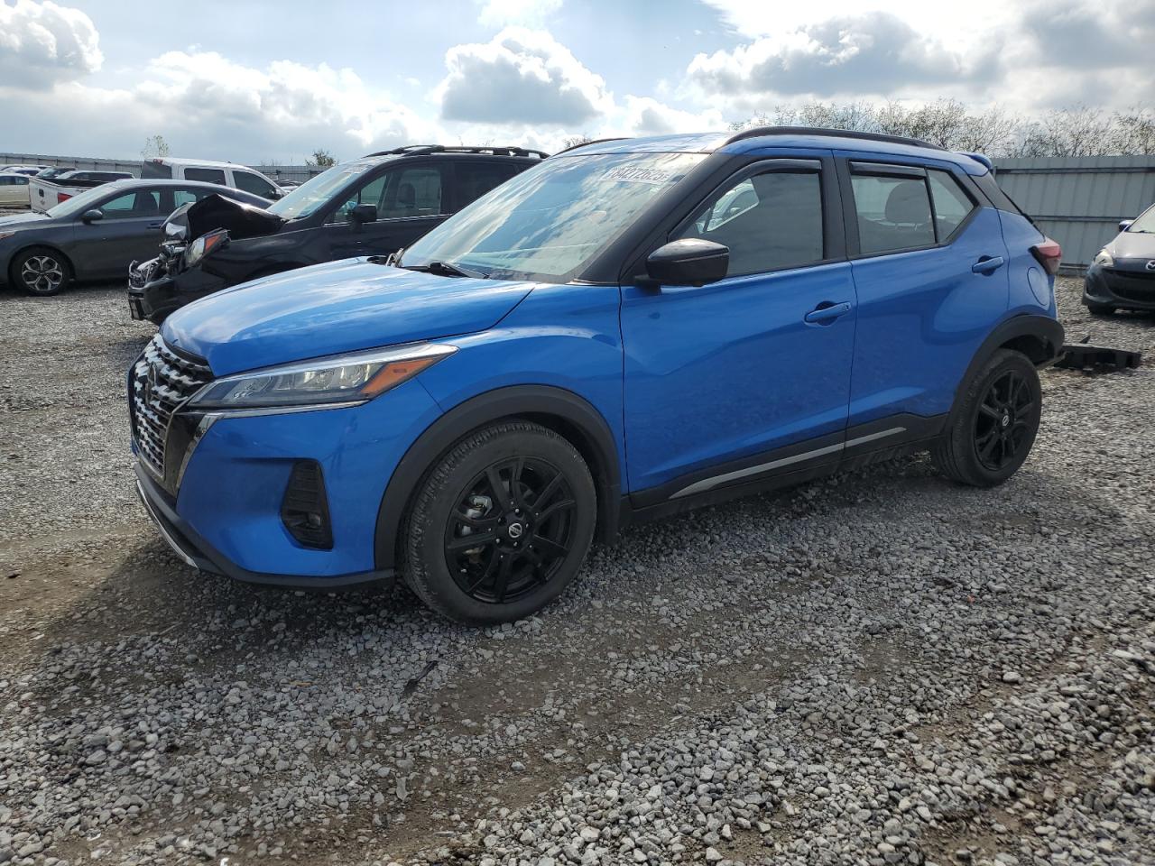 NISSAN KICKS SR