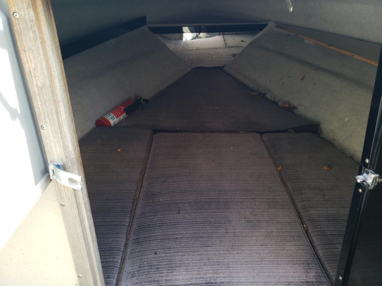 Lot #3261194969 1988 RINKER MARINE LOT